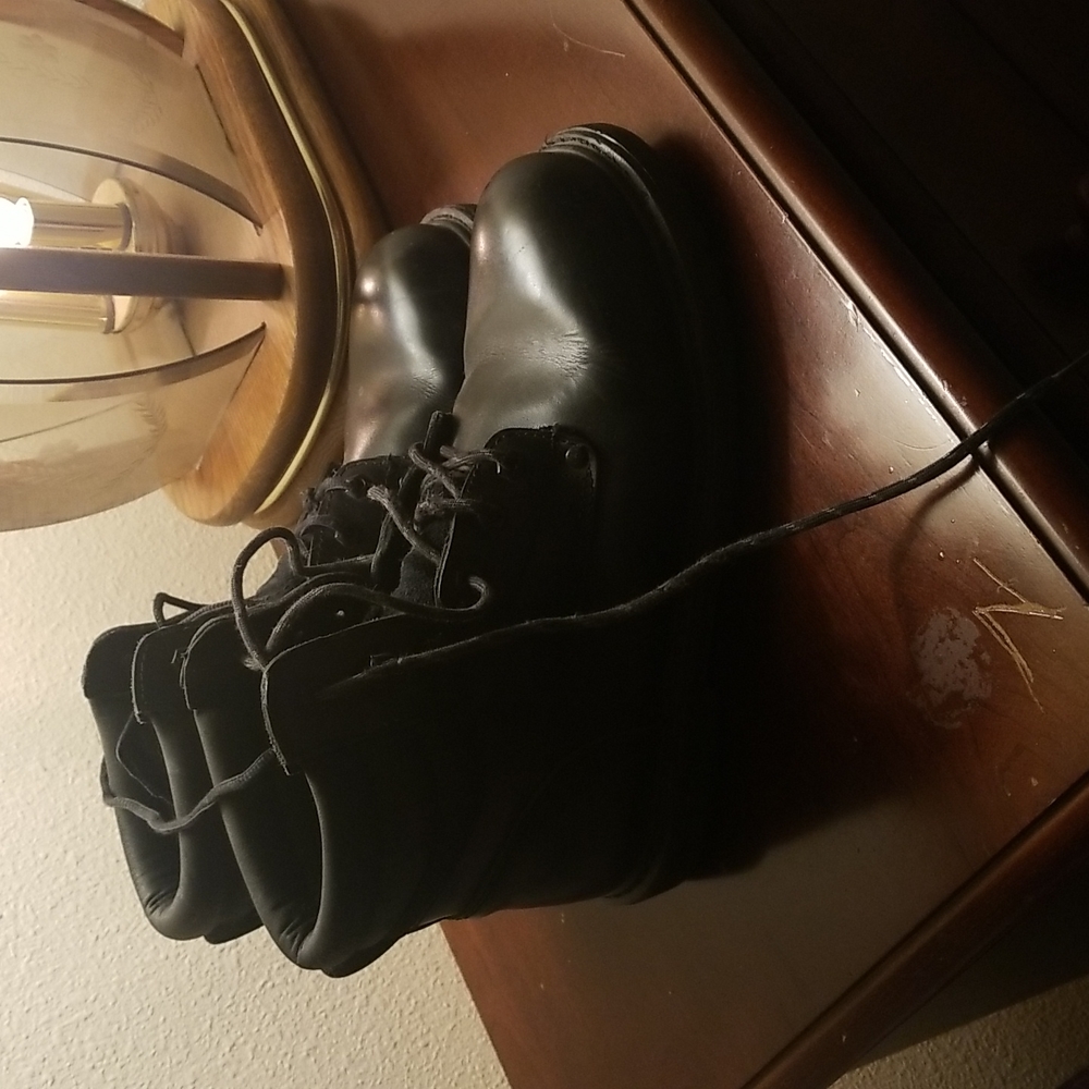 boots - Picture 2 of 4